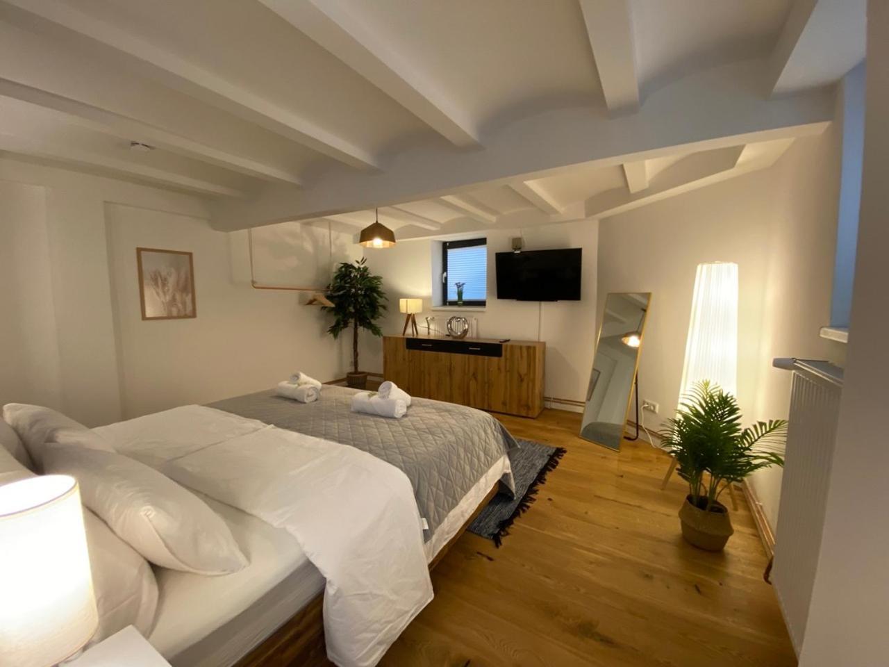 Apartment Stilvolle Stadtwohnungen I Komfort & Charme *