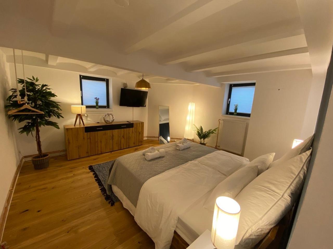 Stilvolle Stadtwohnungen I Komfort & Charme * BRE